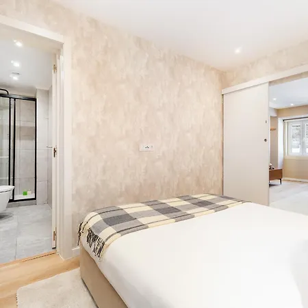 Whome Traditional Near Chiado And Santos