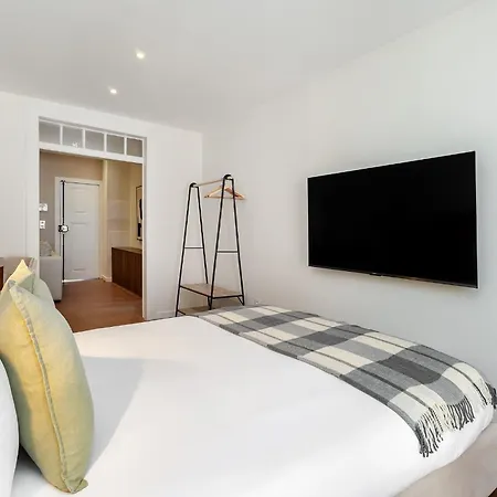 Whome Traditional Near Chiado And Santos * Lisboa