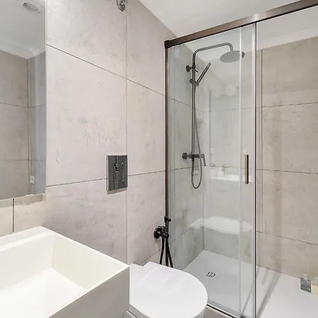 Whome Traditional Near Chiado And Santos